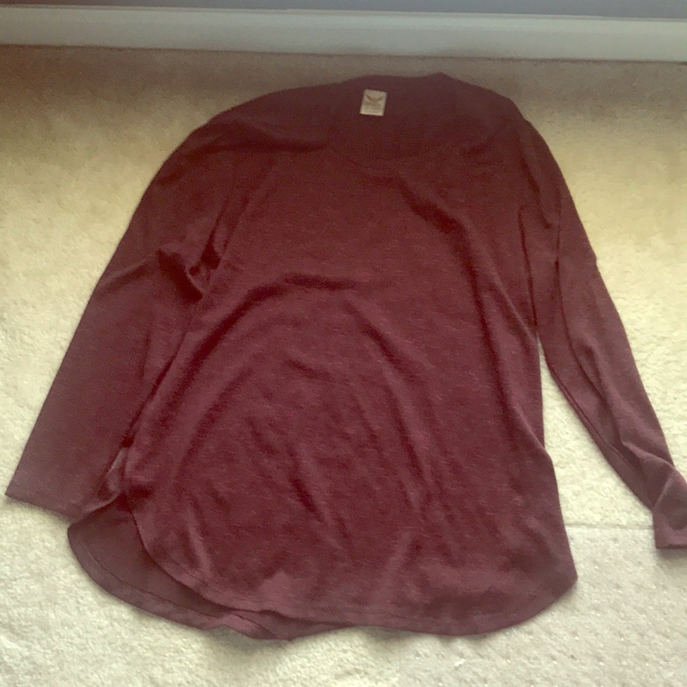 Maroon light sweater
